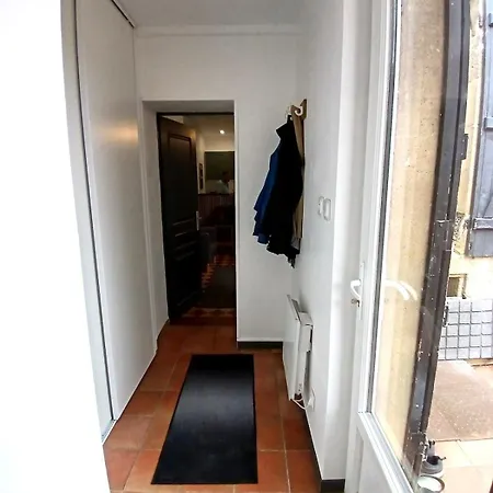 Apartment With A Garden *