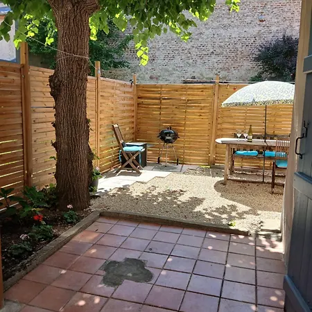 With A Garden * Moulins (Allier)